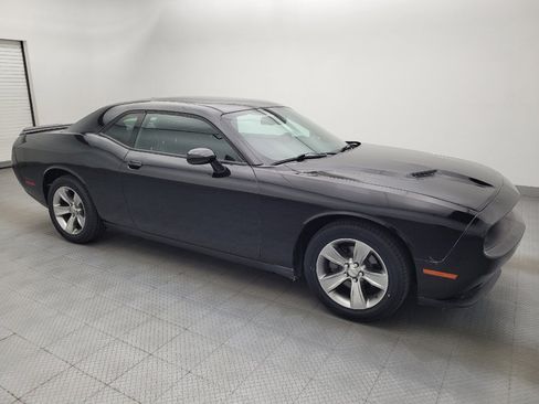Used 2019 Dodge Challenger SXT RWD image 11
