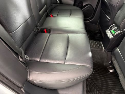 Used 2016 Subaru Outback 2.5i Limited AWD/4WD image 19