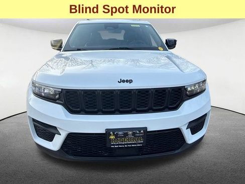 Used 2023 Jeep Grand Cherokee Altitude AWD/4WD image 4