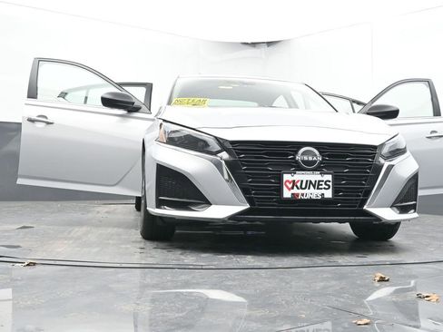 Used 2024 Nissan Altima 2.5 SV image 62