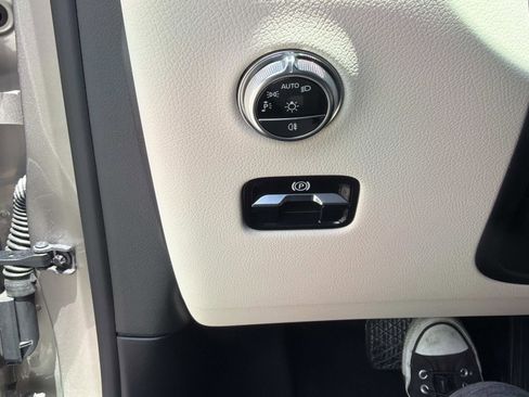 Certified 2023 Mercedes-Benz GLC 300 image 27