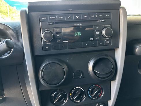 Used 2008 Jeep Wrangler Unlimited X image 19