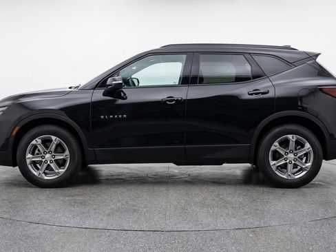 Used 2025 Chevrolet Blazer LT FWD image 5
