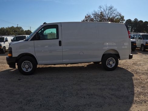 New 2025 Chevrolet Express 2500 w/ Driver Convenience Package RWD image 8