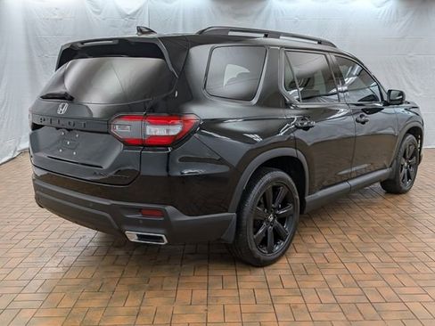 Used 2025 Honda Pilot Black Edition image 7