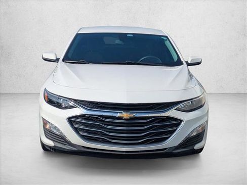 Used 2019 Chevrolet Malibu LT image 2