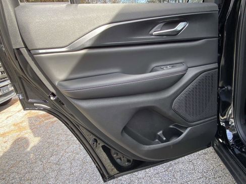 New 2025 Jeep Grand Cherokee Laredo image 13