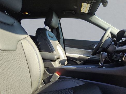 Used 2025 Jeep Compass Latitude image 31