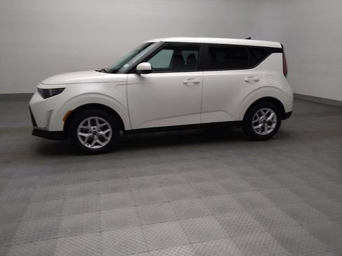 Used 2025 Kia Soul LX w/ LX Technology Package image 2