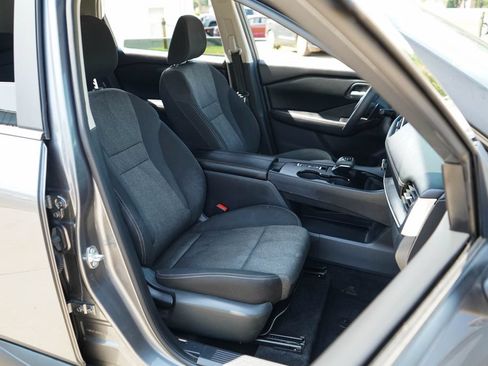Used 2024 Nissan Rogue SV FWD image 13