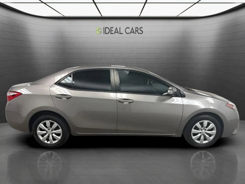 Used 2015 Toyota Corolla LE FWD image 4