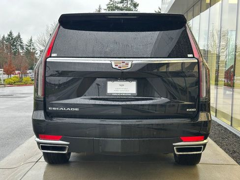 Used 2023 Cadillac Escalade ESV Premium Luxury AWD/4WD image 4
