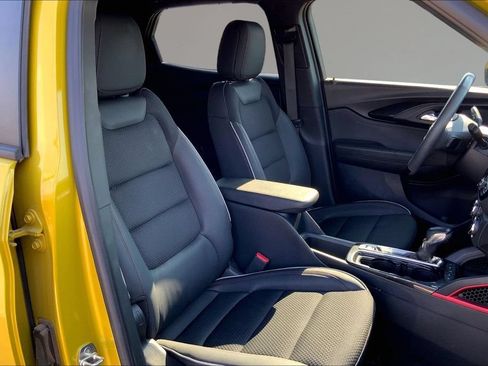 Used 2023 Chevrolet TrailBlazer RS w/ Sun and Liftgate Package FWD image 7