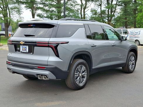 Used 2026 Chevrolet Traverse LT w/ Driver Confidence Package AWD/4WD image 12