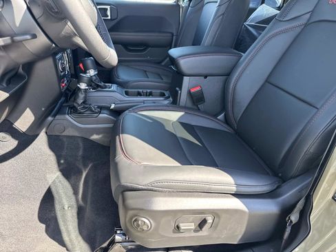 New 2025 Jeep Gladiator Rubicon image 11