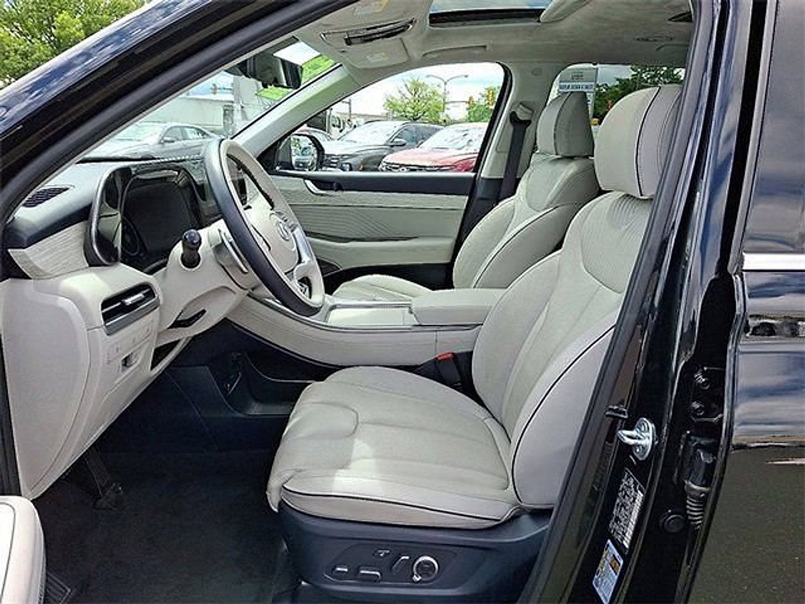 Certified 2024 Hyundai Palisade Calligraphy AWD/4WD image 15