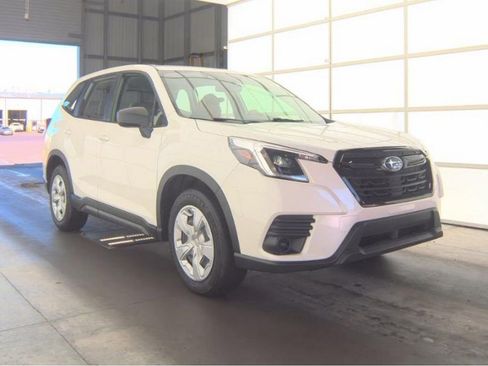 Used 2023 Subaru Forester AWD/4WD image 4