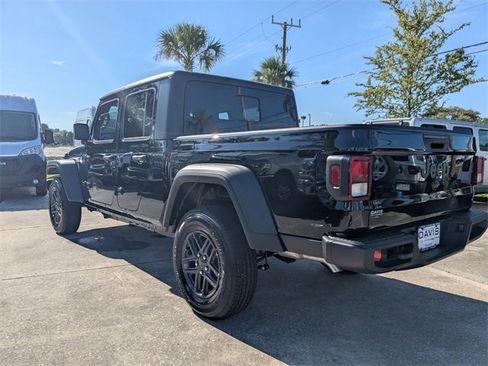 New 2025 Jeep Gladiator Sport image 5