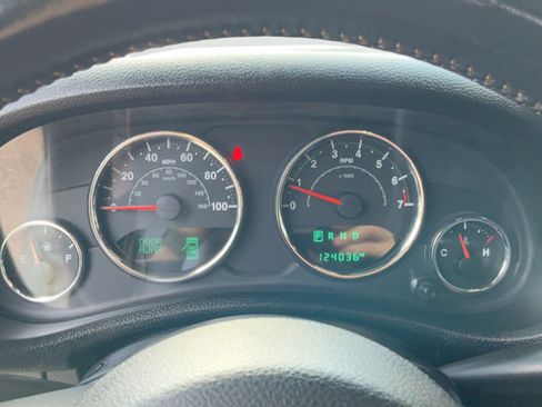 Used 2015 Jeep Wrangler Unlimited Sport AWD/4WD image 13