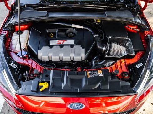 Used 2018 Ford Focus ST w/ Equipment Group 401A image 22