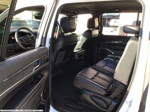 Used 2022 Jeep Wagoneer Series III image 12