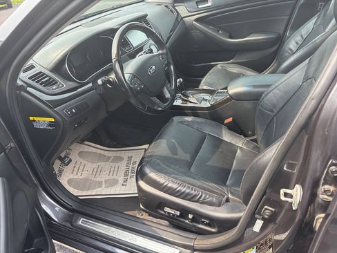 Used 2016 Kia Cadenza Premium FWD image 6