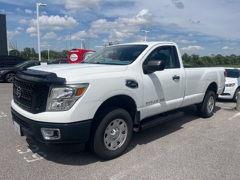 Used 2017 Nissan Titan S AWD/4WD image 1