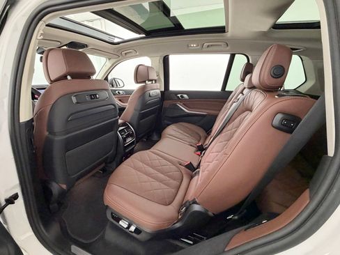 Used 2024 BMW X7 xDrive40i AWD/4WD image 34
