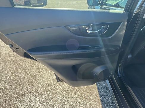 Used 2020 Nissan Rogue SL image 19