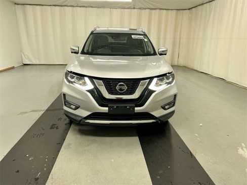 Used 2020 Nissan Rogue SL w/ Premium Package image 3
