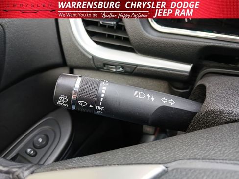 Used 2016 Chevrolet Traverse LT w/ Style and Technology Package image 19