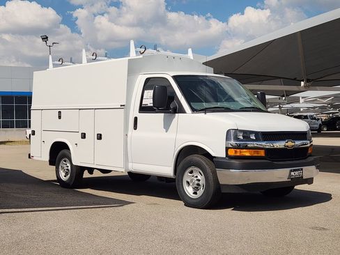 New 2025 Chevrolet Express 3500 w/ Power Convenience Package RWD image 2
