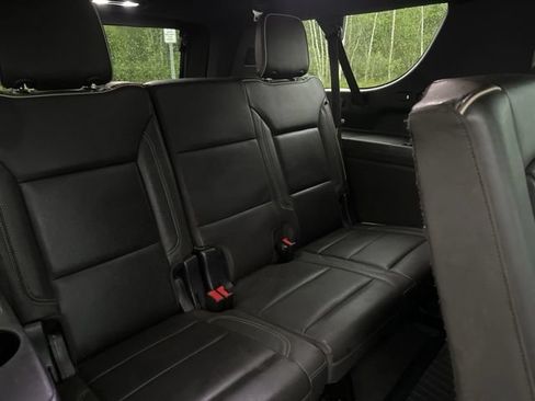 Used 2023 GMC Yukon XL SLT AWD/4WD image 15