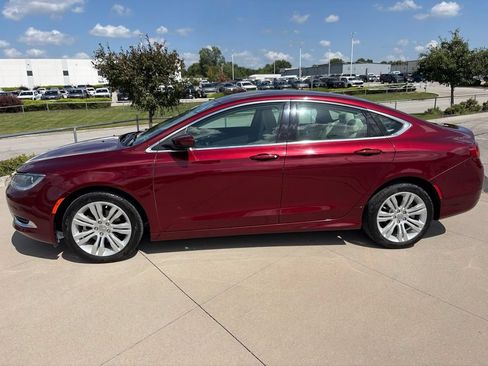 Used 2015 Chrysler 200 Limited w/ Convenience Group FWD image 5