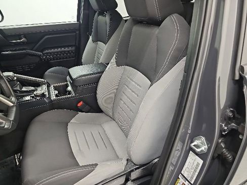 Certified 2025 Toyota Tacoma TRD Off-Road AWD/4WD image 15