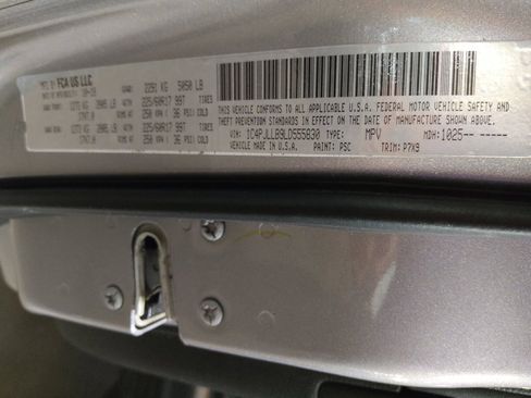 Used 2020 Jeep Cherokee Latitude Plus FWD image 33