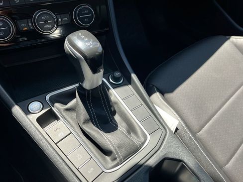 Used 2023 Volkswagen Jetta SE FWD image 18