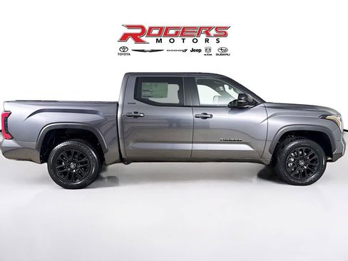 Used 2026 Toyota Tundra Limited AWD/4WD image 9