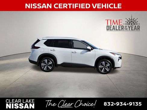 Certified 2025 Nissan Rogue SL w/ SL Premium Package FWD image 9