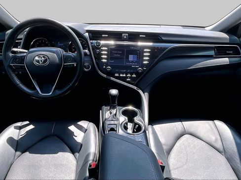 Used 2020 Toyota Camry XSE FWD image 14