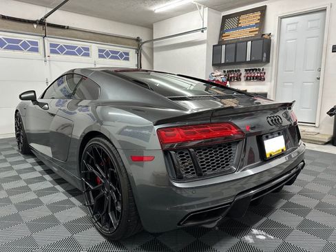 Used 2018 Audi R8 V10 w/ Premium Package image 5