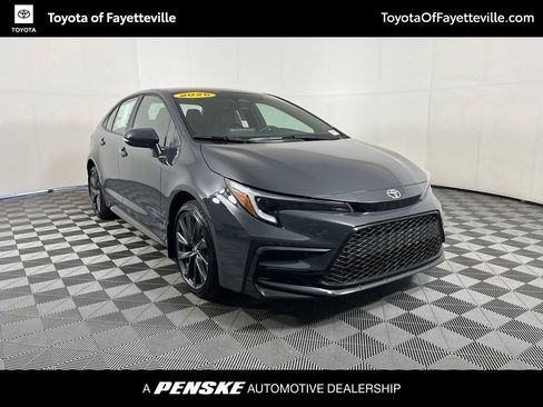 Used 2026 Toyota Corolla SE FWD image 6
