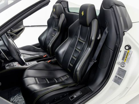 Used 2015 Ferrari 458 Spider image 17