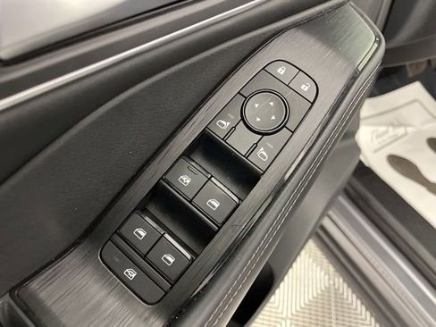 Used 2021 Nissan Rogue SV w/ Premium Package image 31