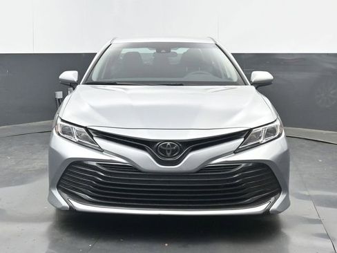 Used 2020 Toyota Camry LE image 5