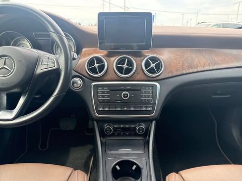 Used 2017 Mercedes-Benz GLA 250 4MATIC image 26
