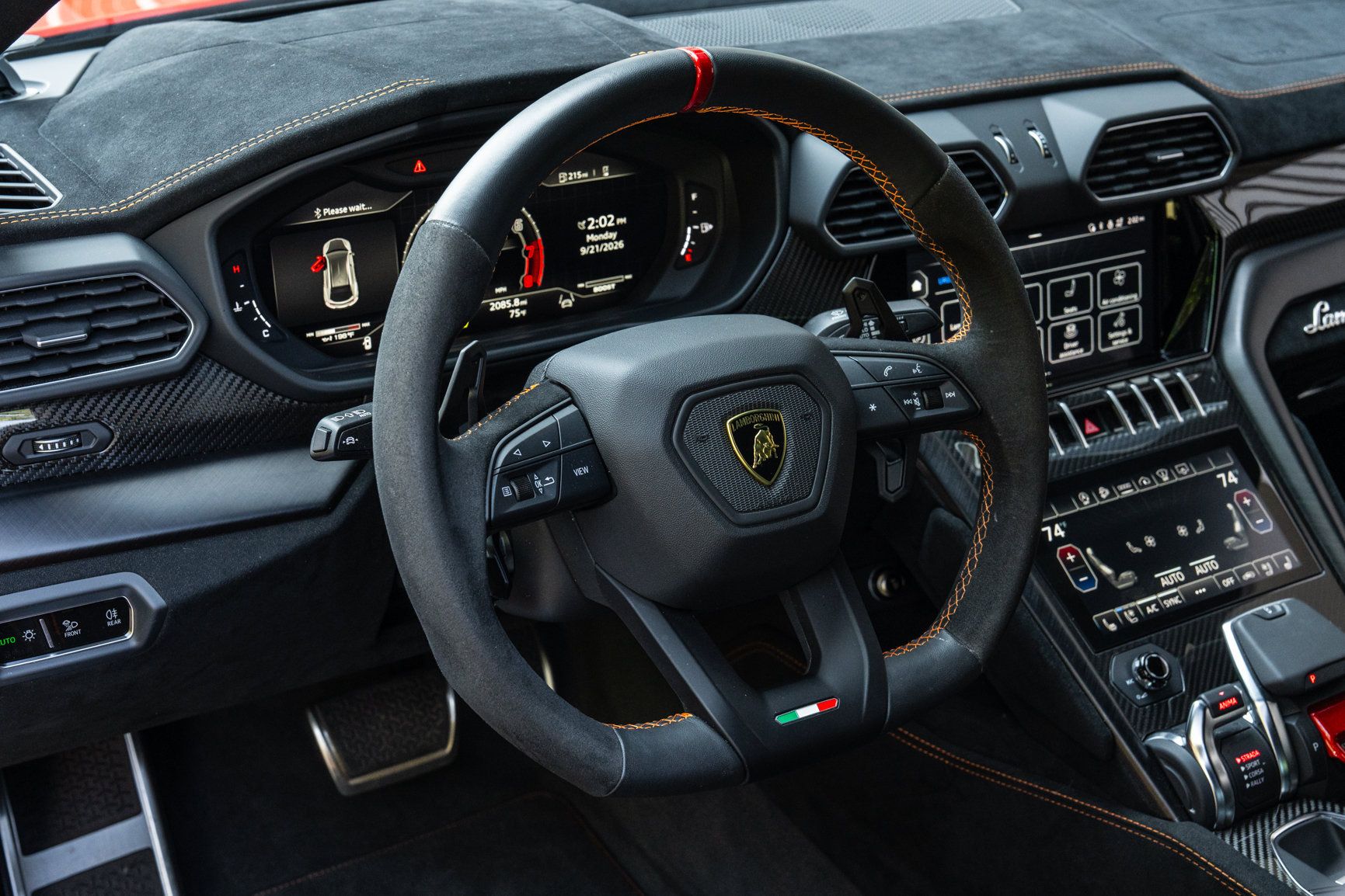 Used 2024 Lamborghini Urus Performante AWD/4WD image 32