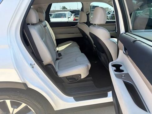 Used 2022 Hyundai Palisade SEL w/ 8P Bench Seat Package AWD/4WD image 24