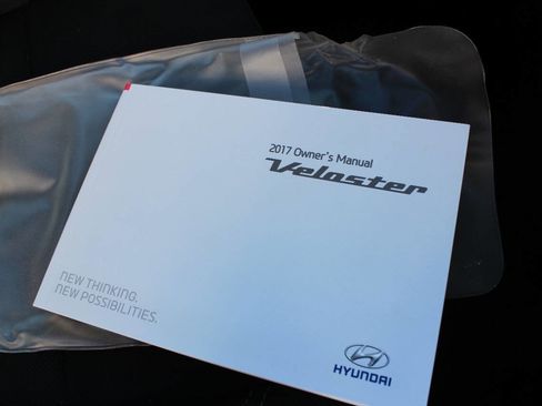 Used 2017 Hyundai Veloster image 17