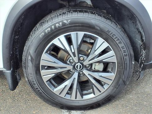 Certified 2023 Nissan Rogue SV image 10